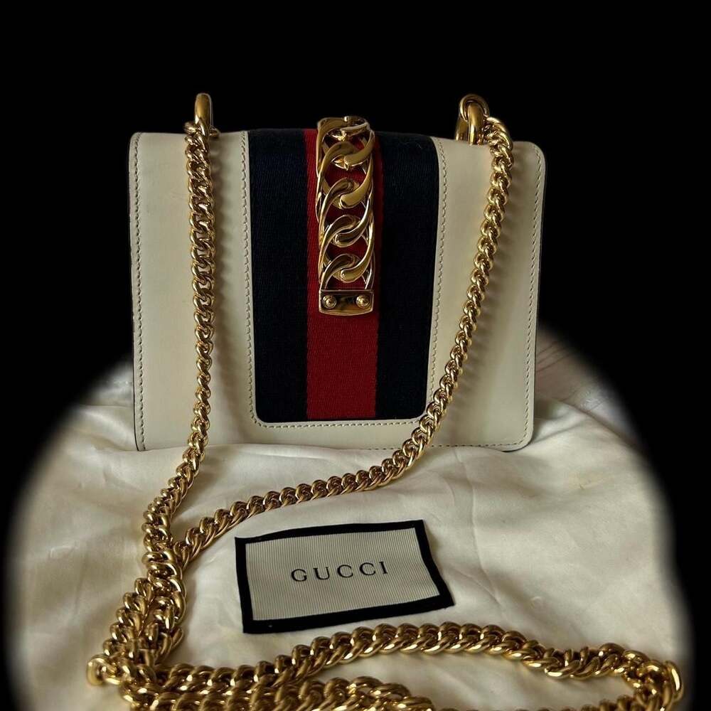 Gucci Sylvie White Leather Flap Chain Crossbody Shoulder Bag with Metal Buckle - Picture 2 of 8